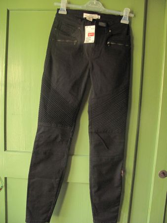Nigelnagelneu mit Etiket Gr. 34
