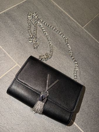 Valentino Handtasche schwarz mit Kette guter Zustand