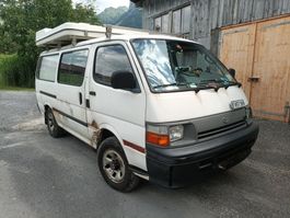 DIESEL HiAce 4x4 KLIMA Karosserie Rost, unten gut.
