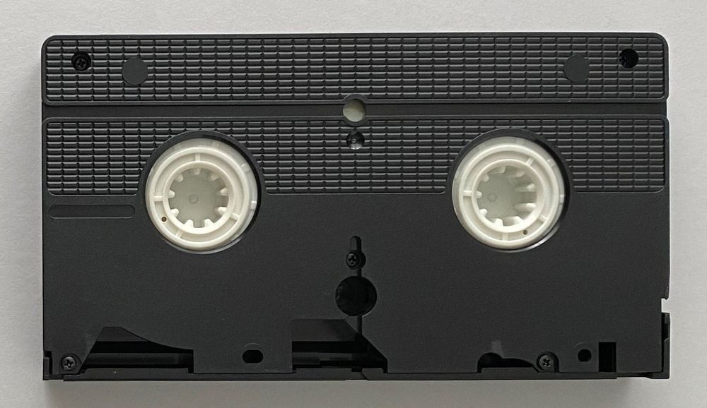 Tutti i VHS: Michael Petak, Pretty Little Lonely, VHS – Nuovo (secondo la descrizione) da Flums venduto da TuttoA 3