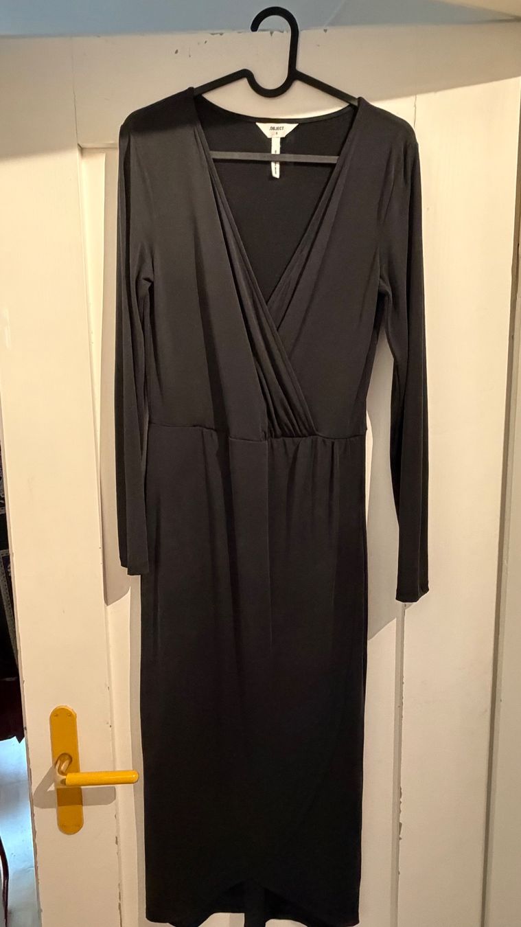 Vestiti: Schönes Kleid von Object – Nuovo (secondo la descrizione) da Schaffhausen venduto da _queen_c