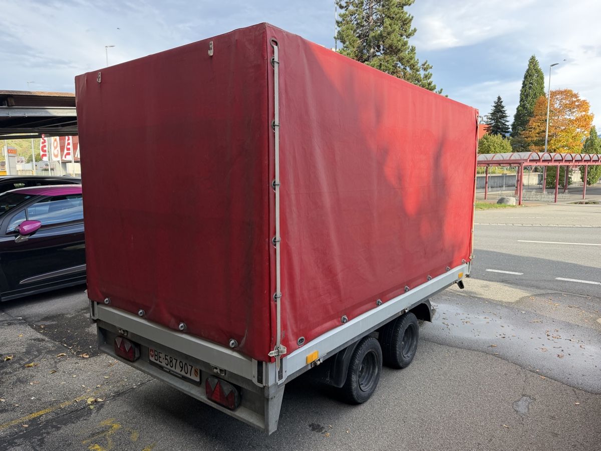 Humbaur Rimorchi: Humbaur Anhänger mit Blache – Usato da Höfen b. Thun venduto da luckystreet 1