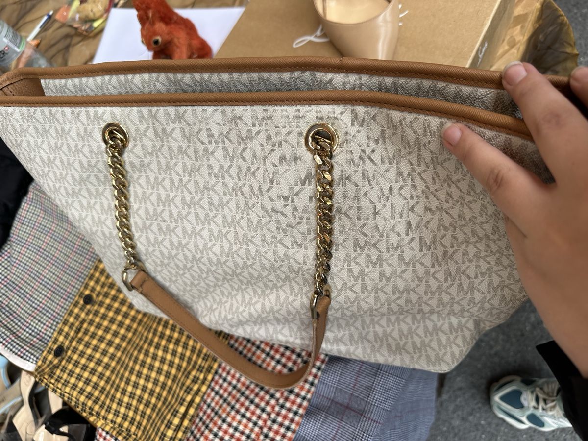 Michael Kors Borse da donna: Sac Michael Kors en super état ! – Usato da Villars-sur-Glâne venduto da mer_wgr8 2