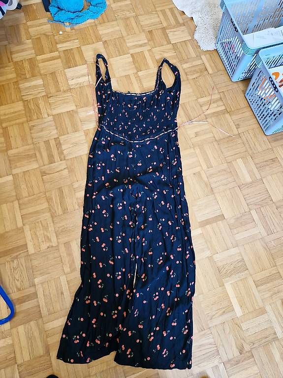 Jumpsuits: Damen Jumpsuit mit Kirschmuster  Navy Blau – Gebraucht aus Biel/Bienne von mor_x958