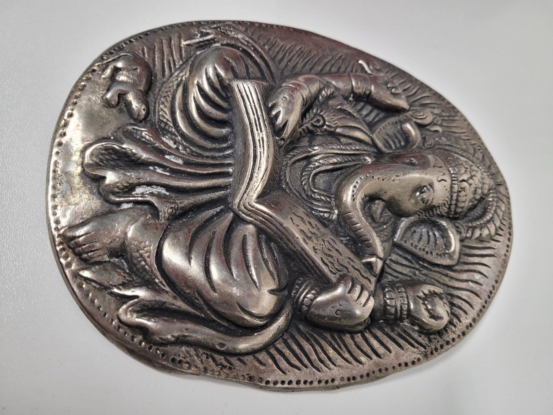Tutte le decorazioni: Ganesha Walldecor Metall silberfarbig – Usato da Zofingen venduto da Loop_ReSale 7