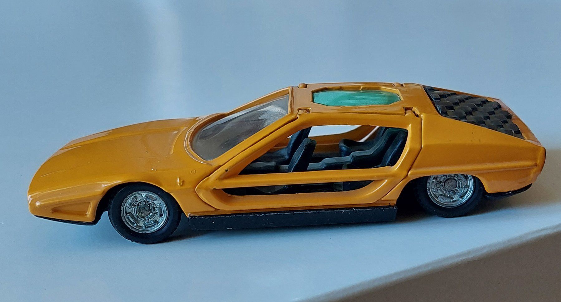 Lamborghini Modellini d'auto: Marzal- Lamborghini Bertone Orange, stand in der Vitrine – Nuovo (secondo la descrizione) da Veltheim AG venduto da fredy_richner 1
