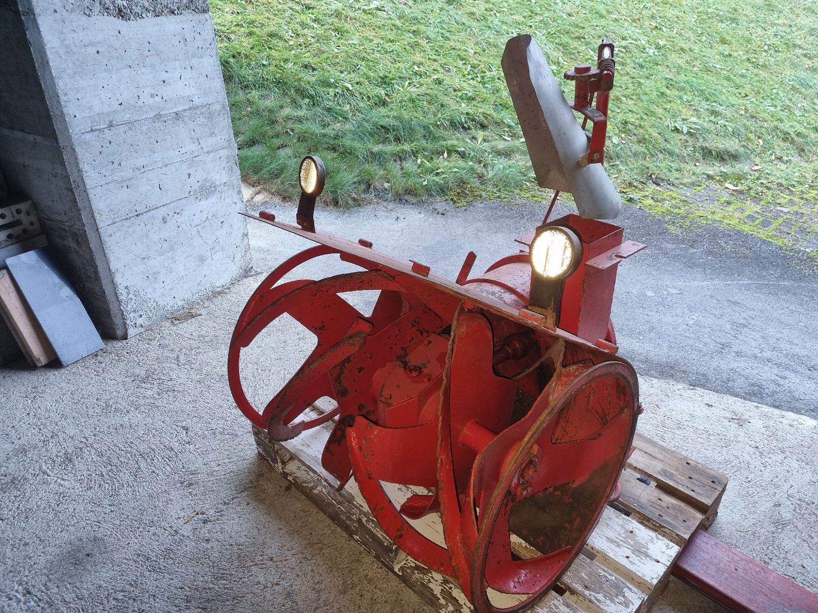 Rapid Trattori: Rapid S/Spezial Schneefräse – Usato da Giswil venduto da Xloopx