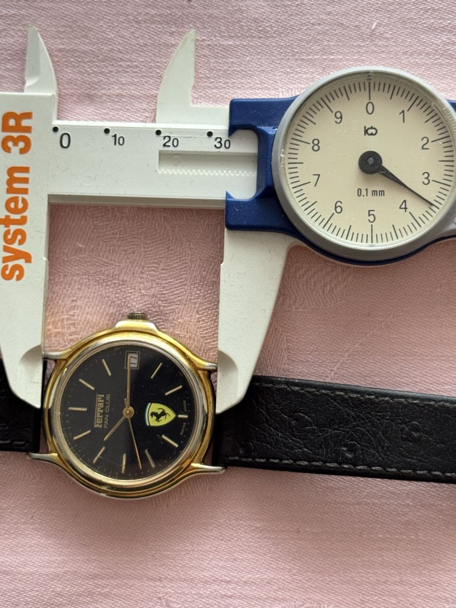 Ferrari Montres: Ferrari Automatic Uhr – Défectueux à Rorschach par Spektar 6