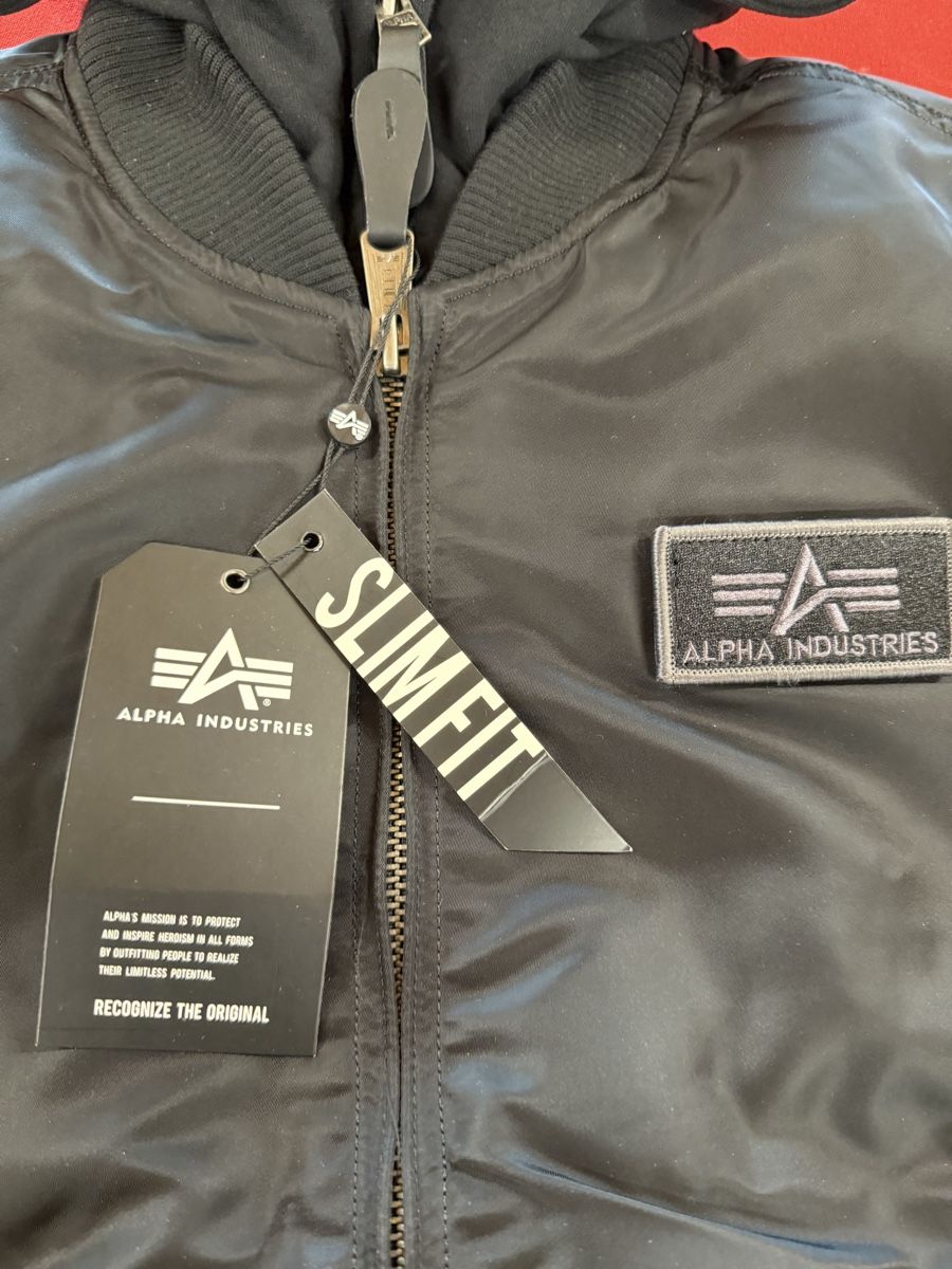 Alpha Industries Vestes: Alpha Industries Bomberjacke  – Neuf avec emballage d'origine à Mels par man_25jx 3