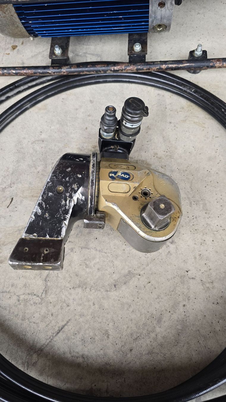 Tutti gli attrezzi: Hydraulischer Drehmomentschrauber – Usato da Utzenstorf venduto da Gm.34 3