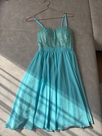 Abendkleid mit Glitzer in türkis