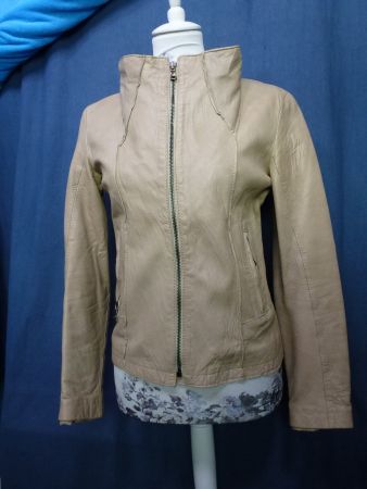 ECHTLEDER JACKE GR 38 HELLES CREME DÜNNE JACKE NEUWERTIG RV