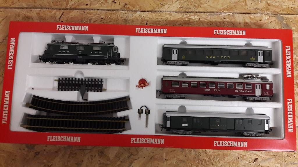 Fleischmann Modellini di ferrovie: Zu Verkaufen Fleischmann Eisenbahn Modell H0 – Usato da Solothurn venduto da Pe.Ry 1