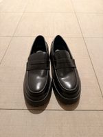 Mocassins noirs, taille 42 idéal pour la saison !