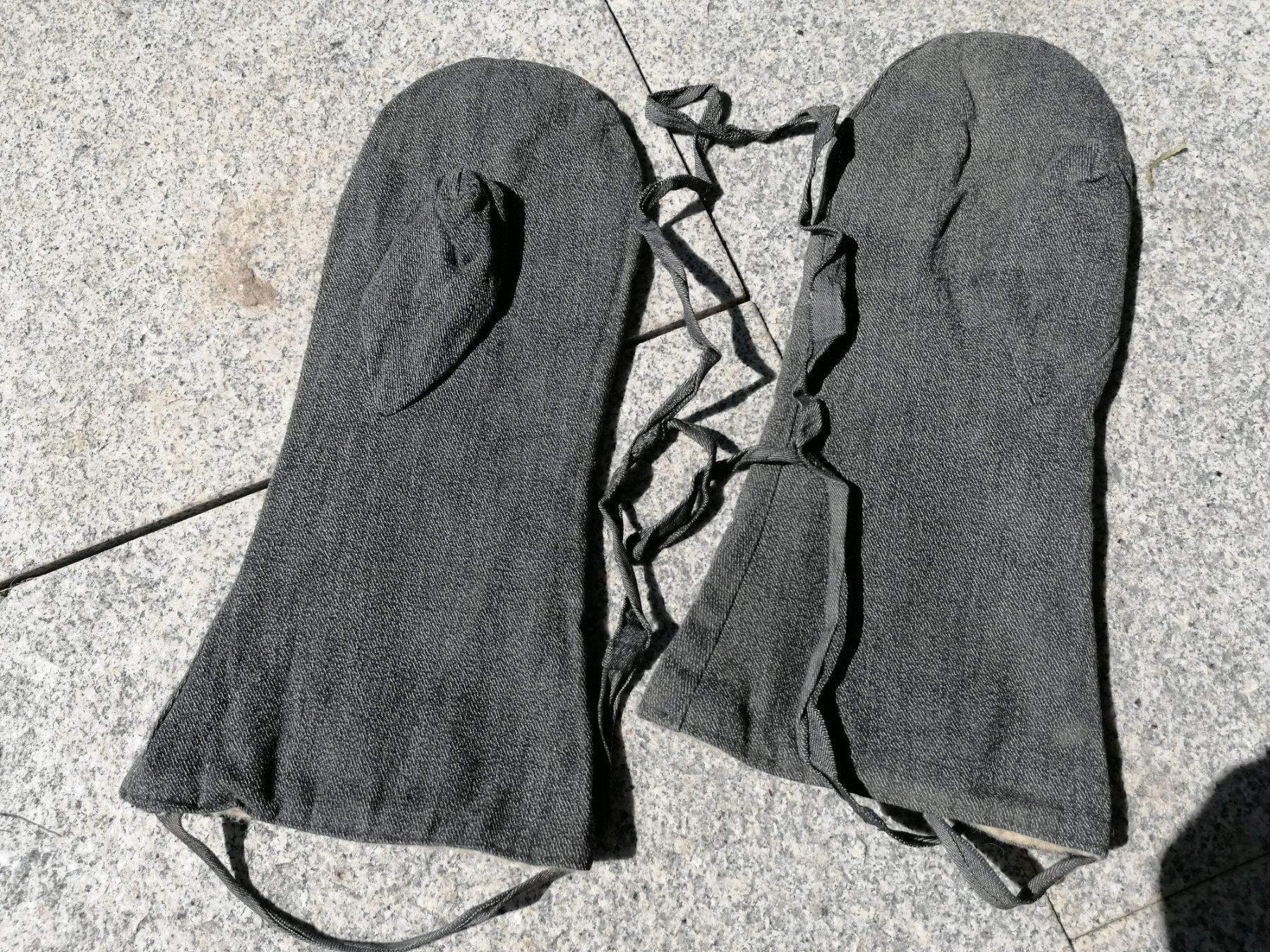 Schweizer Armee Stichwaffen: Armee Handschuhe mit Fell, 1 Paar mit Fallbändel – Gebraucht aus Pfäfers von Padj 5