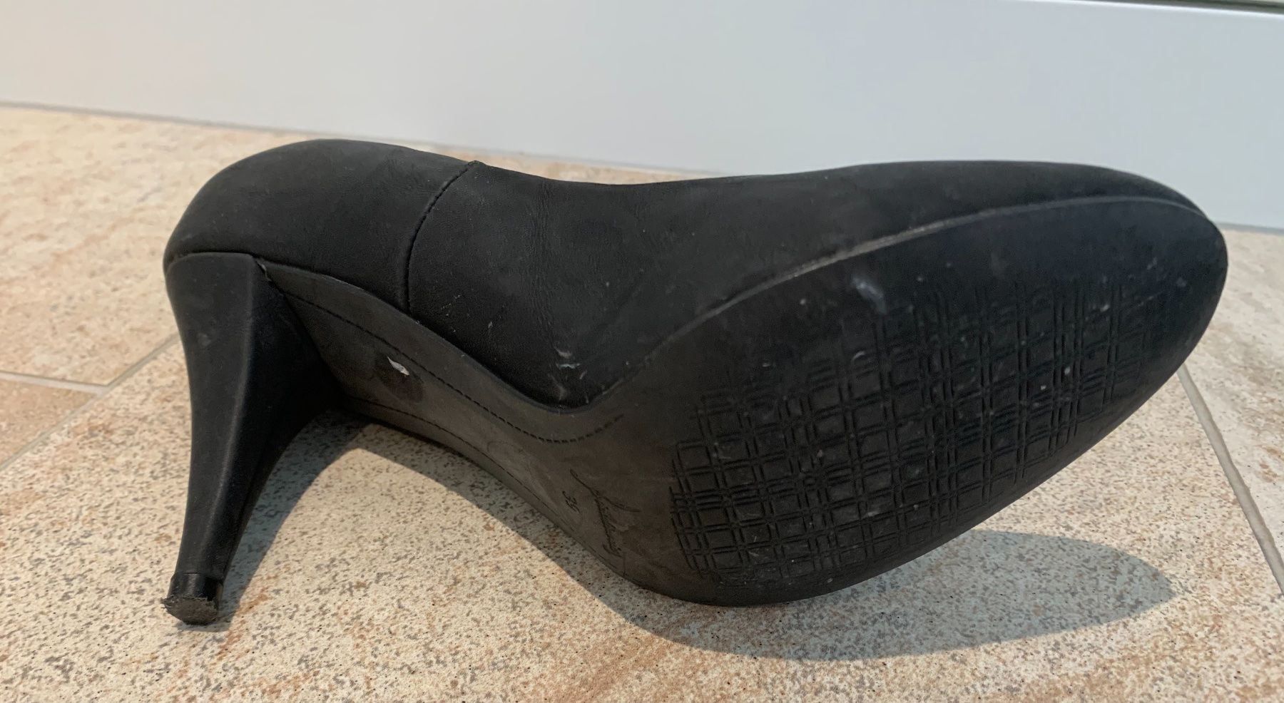 Damenschuhe: Pumps – Gebraucht aus Buchs SG von BubiLuna 1