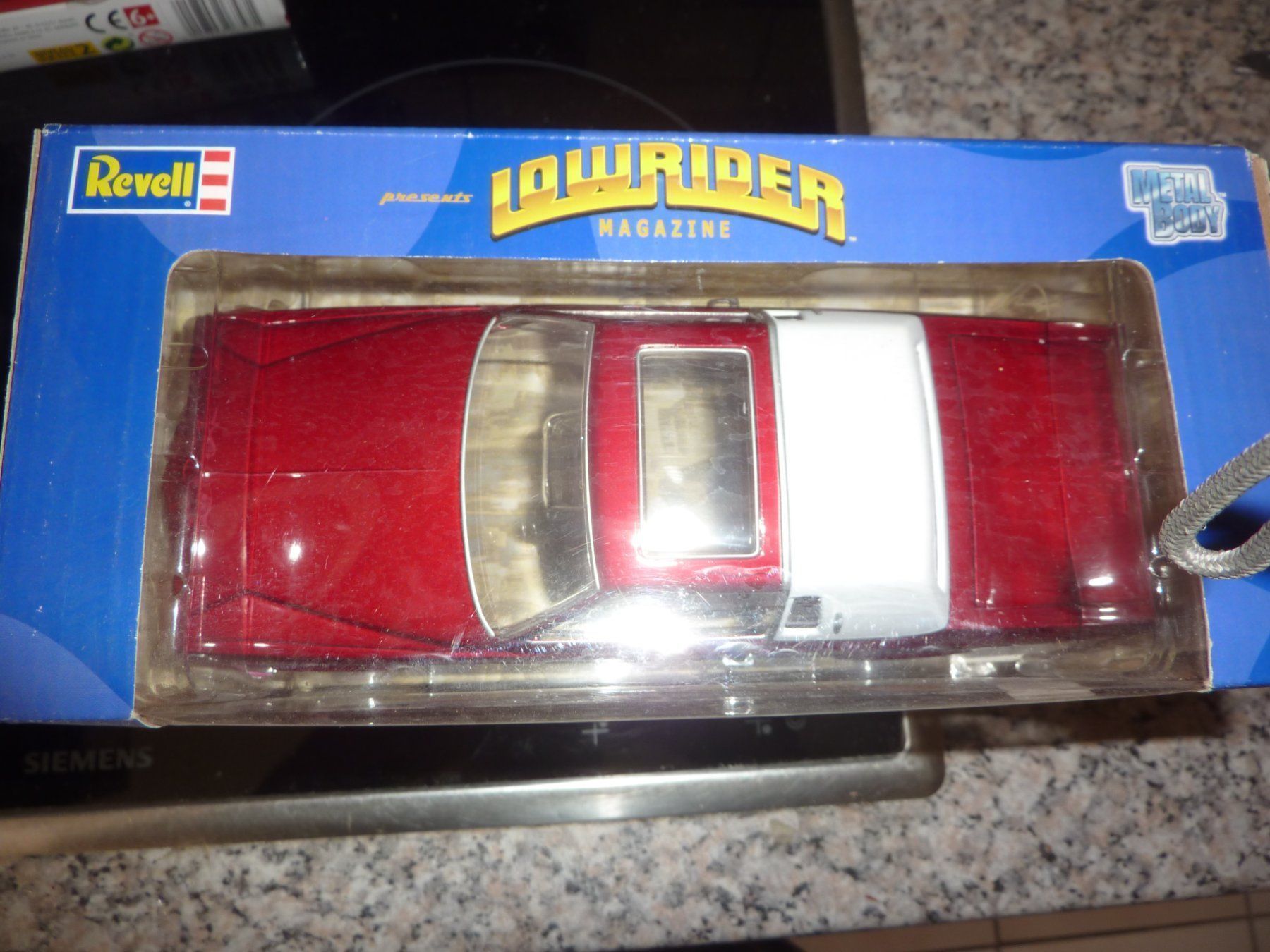 Revell Kit di modellismo & Modellini statici: LOWRIDER – Nuovo e nell'imballaggio originale da Balsthal venduto da bouteliee 1
