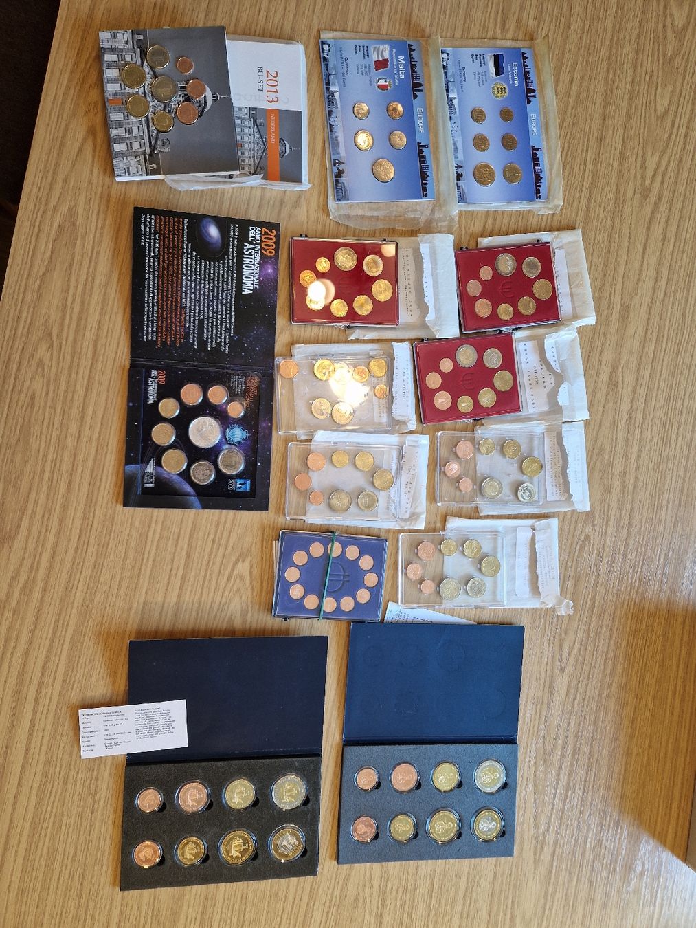 Alle Münzen: Münzen Sammlung Euro Mint Sets first issue 2002 – Neu (gemäss Beschreibung) aus Mauren von Julchen13