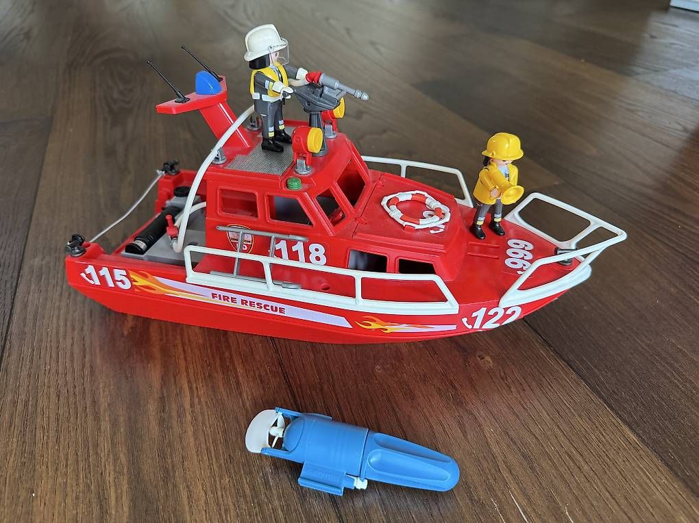 Playmobil Spielzeuge: Playmobil Feuerlöschboot – Gebraucht aus Ehrendingen von premiumtrading