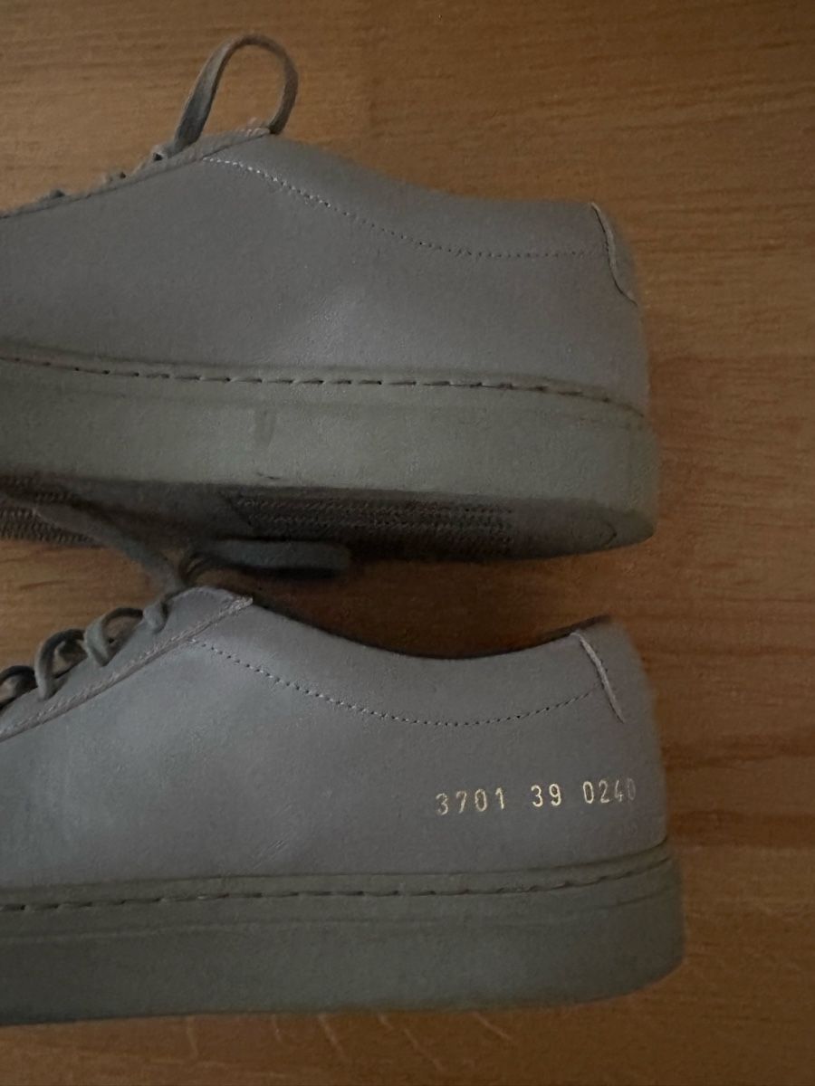 Scarpe da uomo: Common Projects Sneakers grau Gr. 39 – Usato da Riehen venduto da filofax123 2