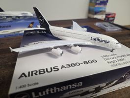 AVIATION400 Lufthansa A380 1:400 mit Abnehmbarem Fahrwerk