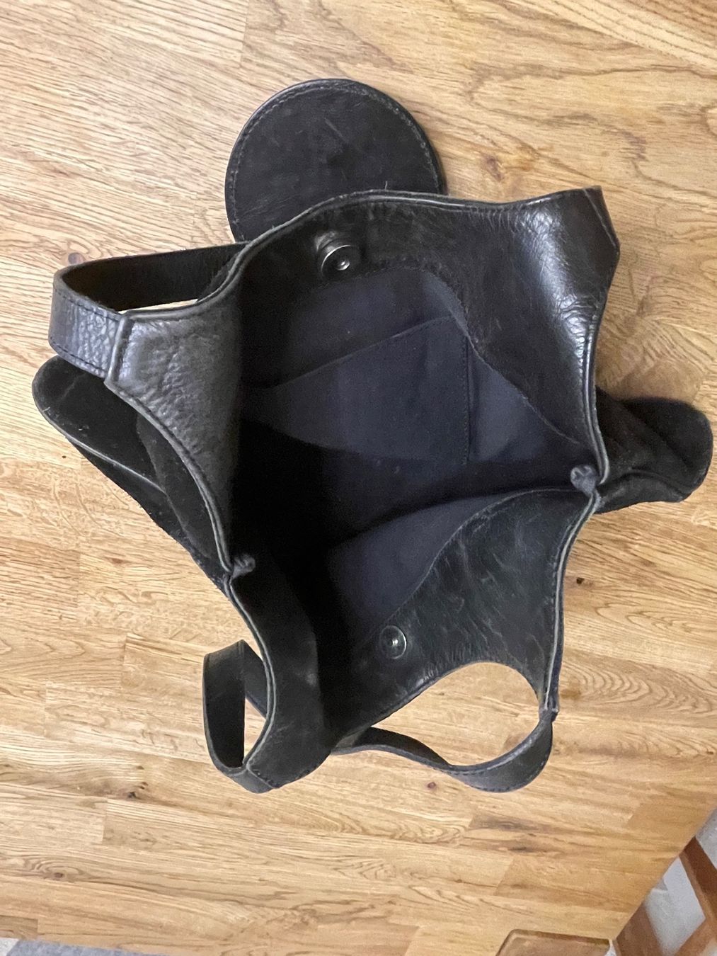 Borse da donna: Handtasche aus schwarzem Wildleder – Usato da Gattikon venduto da Guegis66 2