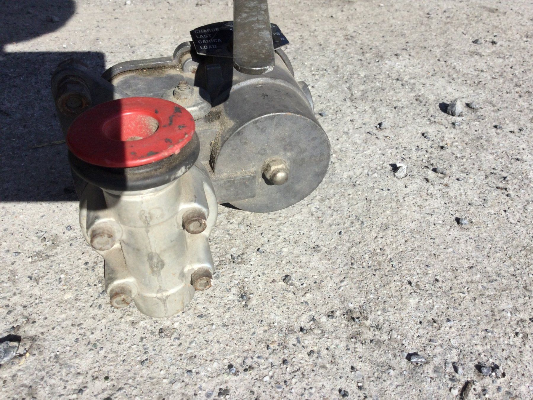 Parti ricambio per rimorchio: BEKA Lastenregler für CH Brems System – Usato da Landquart venduto da Tractospeed01 2