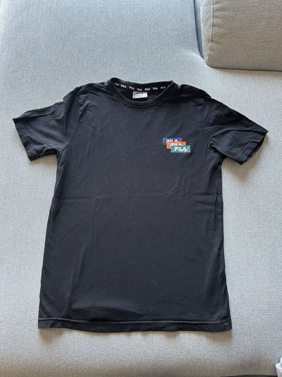 Fila Camicie, T-shirt & Polo: T-shirt Fila – Usato da Muraz (Collombey) venduto da Jul_ff