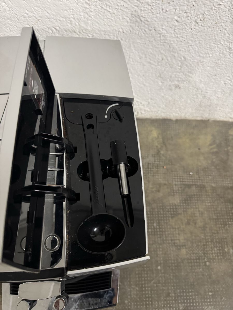 Jura Macchine per caffè & Macchine per espresso: Macchina caffè Jura Impressa J9.3 – Difettoso da Renens VD venduto da nic_7dnb 3