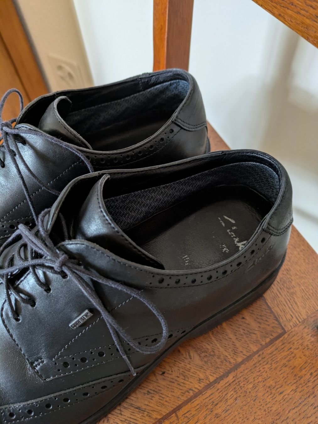 Clarks Herrenschuhe: Clarks Lederhalbschuhe mit GoreTex, Grösse 10.5 US / 45 EU – Gebraucht aus Zürich von otonm 1
