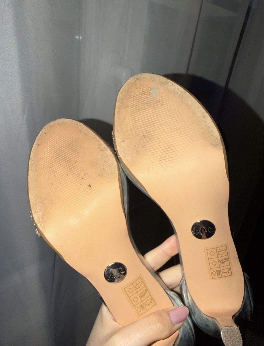 Damenschuhe: Silberne highheels mit strasssteinen – Gebraucht aus Oftringen von soraia.i 4