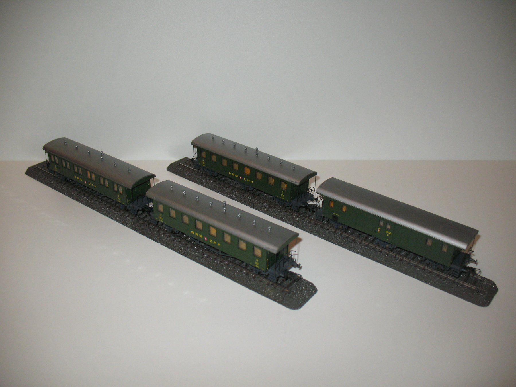 Liliput Modelleisenbahnen: Schweizer "Oldtimerwagen-Set" der SBB in H0=/ Liliput 330506 – Neu (gemäss Beschreibung) aus Ettiswil von Caapraibex 4