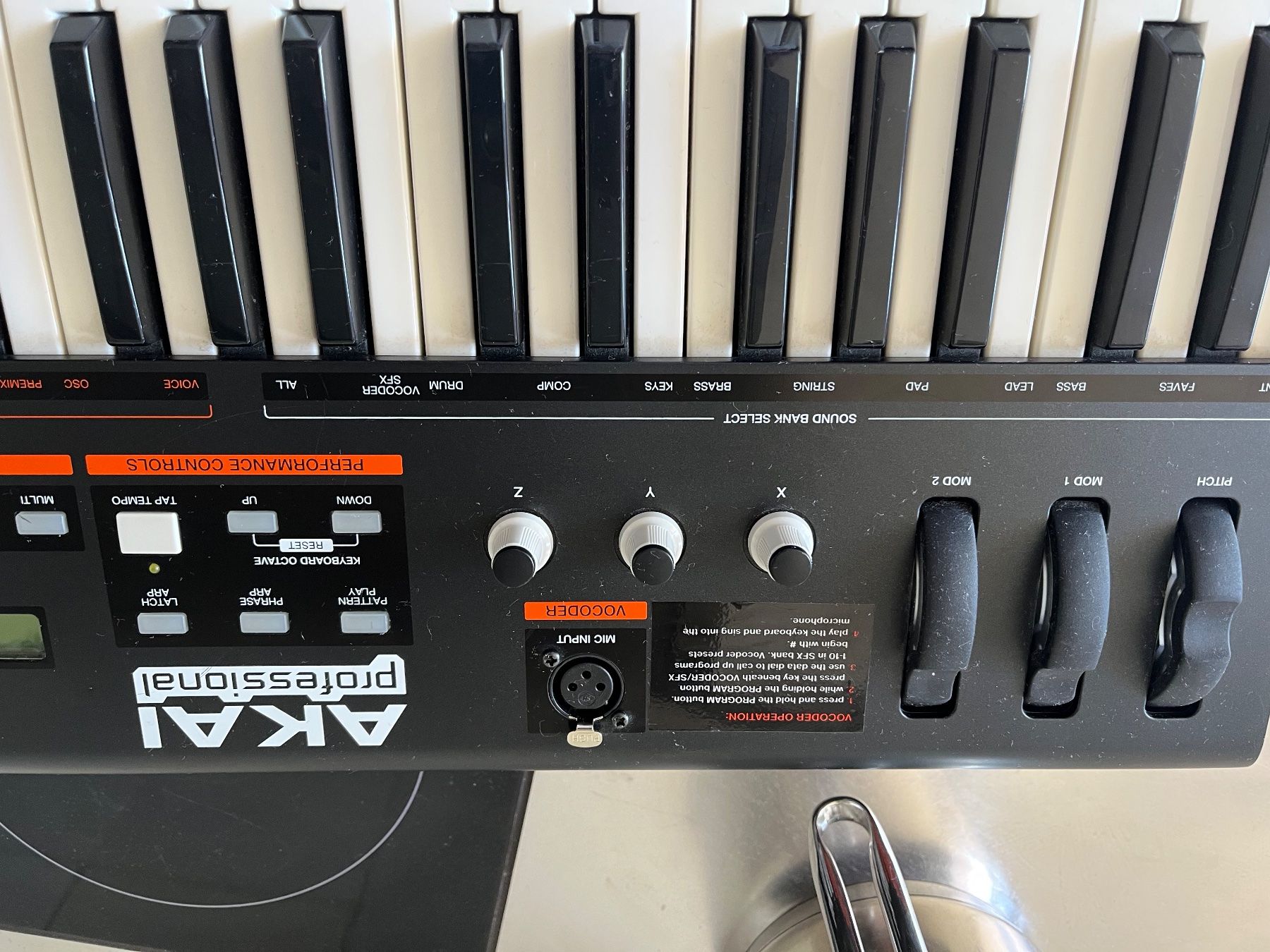 Akai Strumenti musicali: Akai Professional Miniak virtual analog synthesyzer – Usato da Zürich venduto da gab_tbd5 2