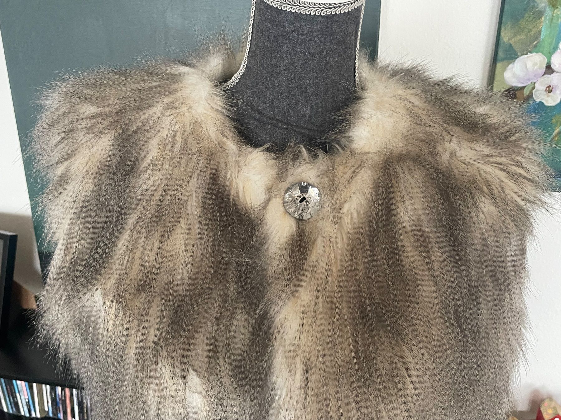 Gilets & Westen: Kunstfell Gilet Federnlook – Gebraucht aus Meilen von Sura18 1