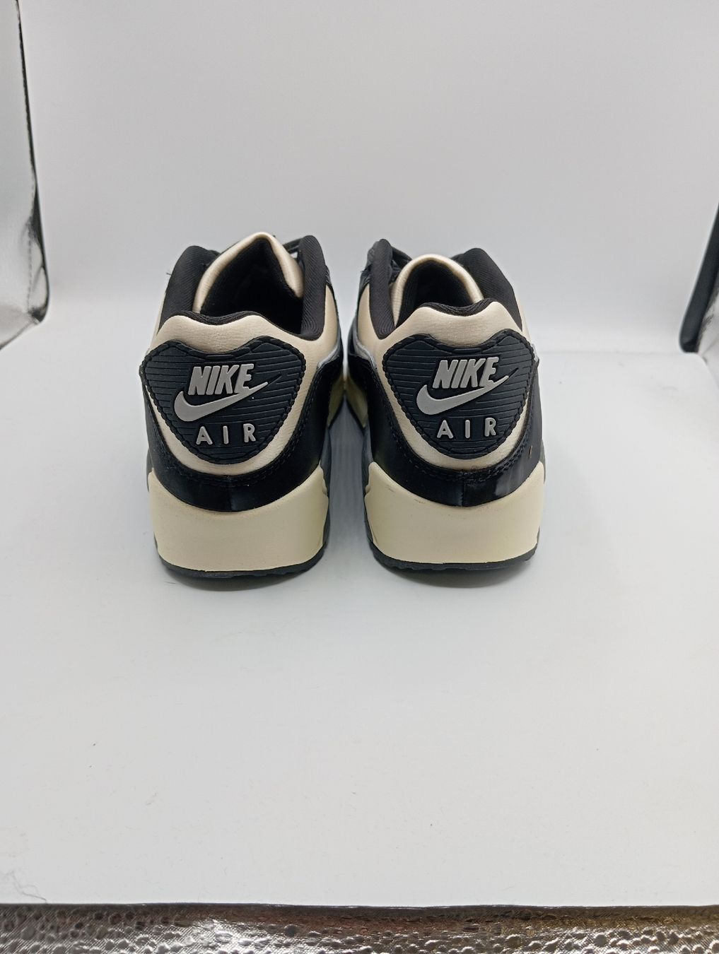 Nike Herrenschuhe: Nike Air Max 90 (EU44) – Neu und originalverpackt aus Schaffhausen von outlez 3