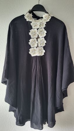 Cape, one Size.