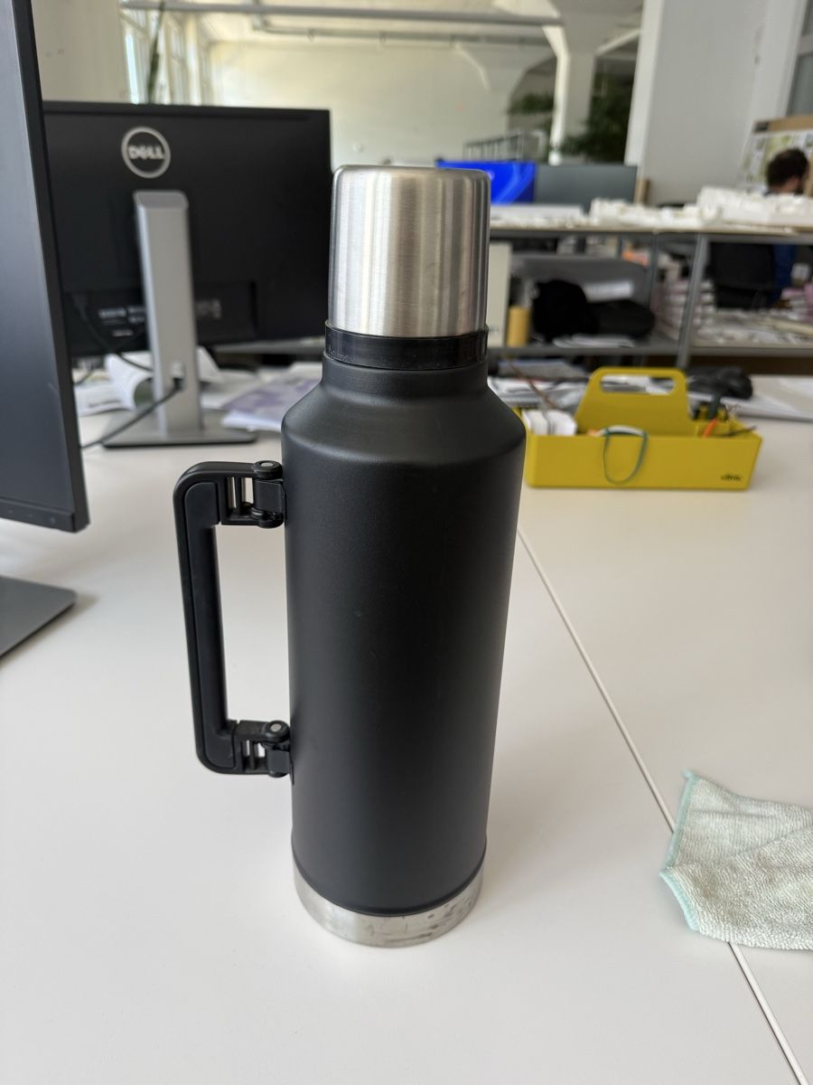 Stanley Gourdes & Thermos: Stanley Classic 2.3l Thermal Bottle – Neuf (Voir description) à Zürich par pet_6kjf 2