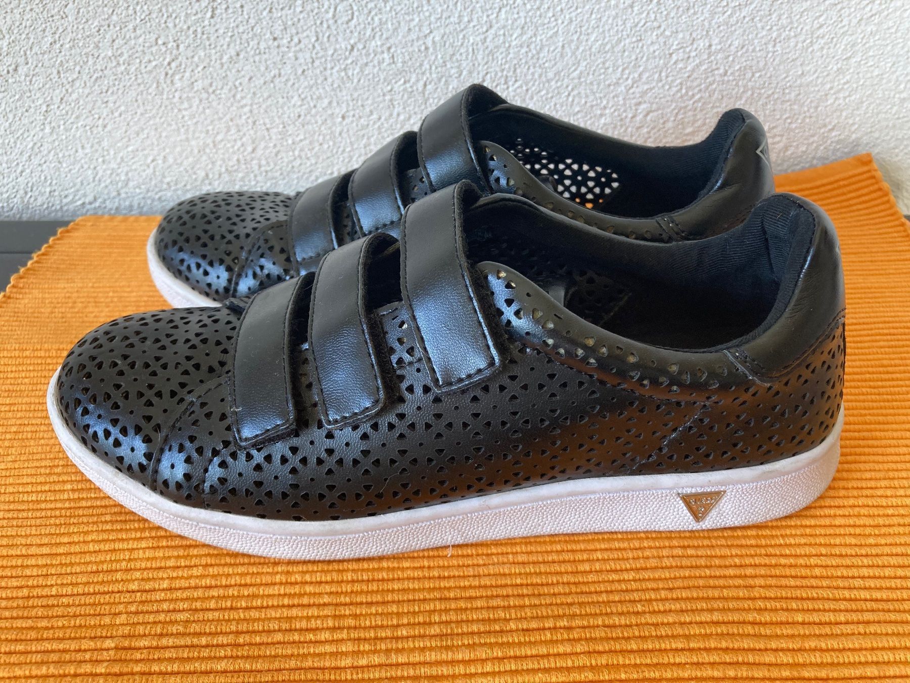Guess Scarpe da donna: Schuhe von Guess – Usato da Bettlach venduto da Valgoy 4