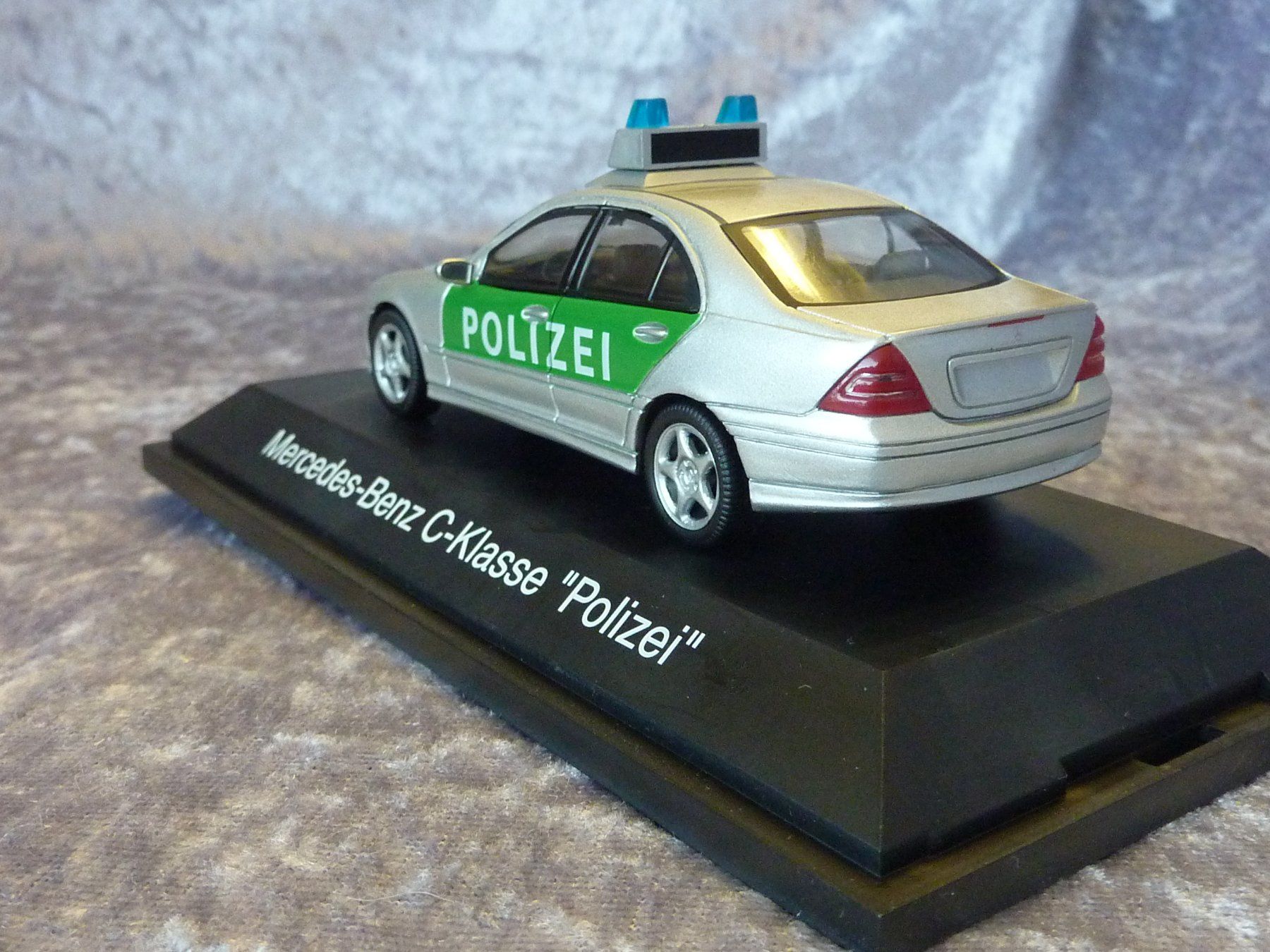 Schuco Modellini d'auto: Mercedes C-Klasse W203 Polizei 1:43 – Nuovo (secondo la descrizione) da Dürrenäsch venduto da modellautos4you 2