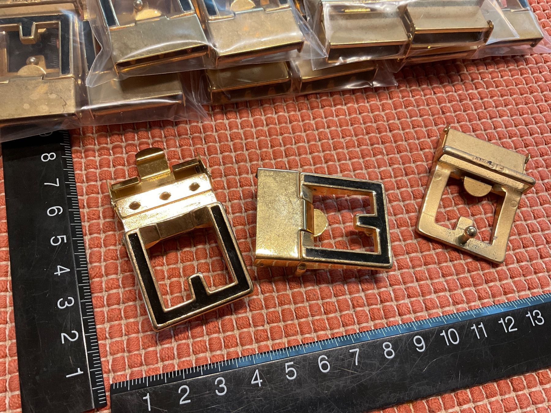 Fibbie per cinture: 23 Retro Gürtelschnallen – Usato da Rümlang venduto da euqinom16 1
