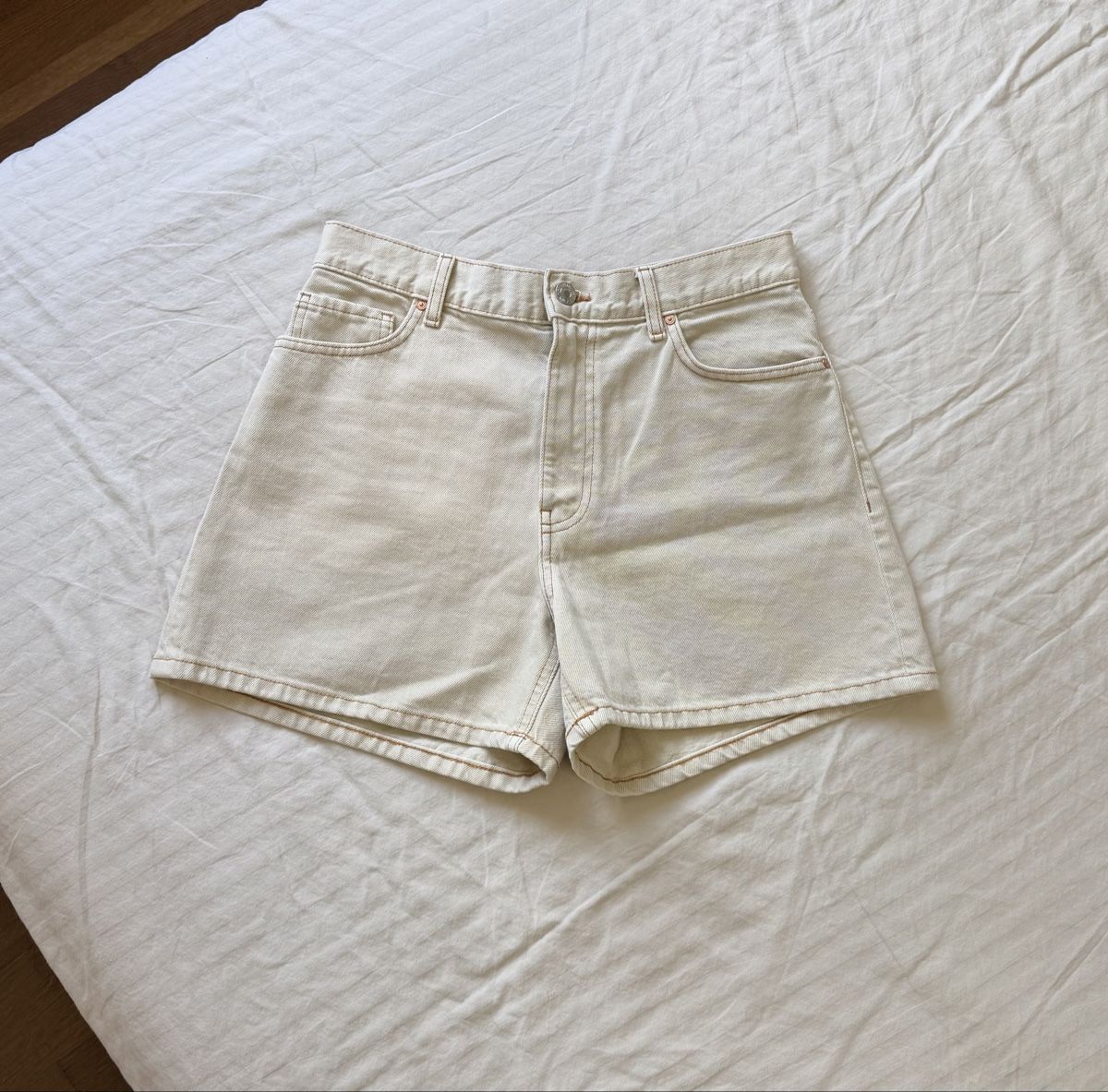Mango Hosen: Jeansshorts MANGO Größe M / 38 neu – Neu (gemäss Beschreibung) aus Bonstetten von AngelaF23