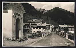 Sedrun, Strassenpartie mit Sport-Hotel K