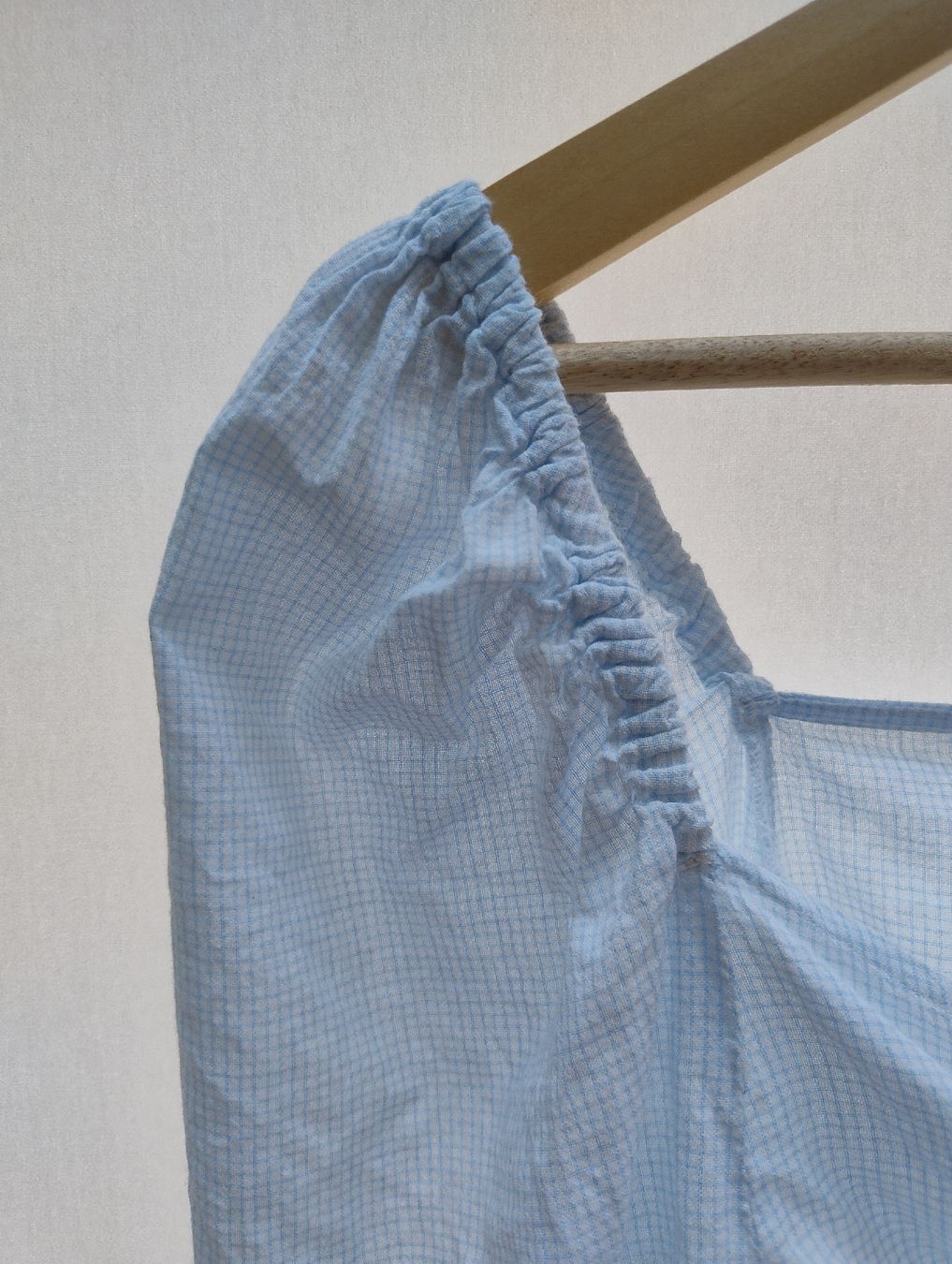 Only Blusen: Damen Bluse cropped ONLY Grösse S/M hellblau – Gebraucht aus Kirchberg BE von lauraflu 2
