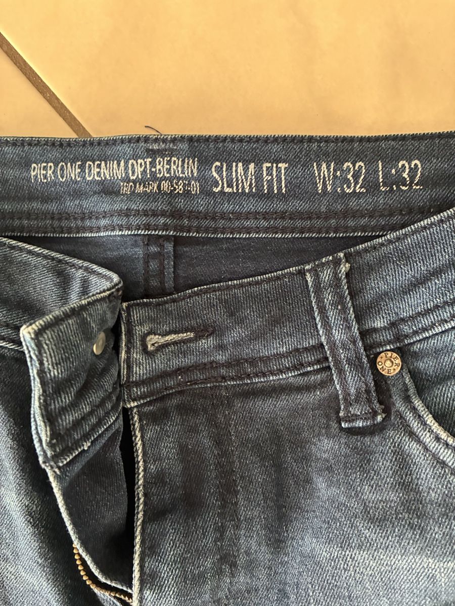 Jeans: Jeanshose gr. 32/32 – Nuovo (secondo la descrizione) da Wald ZH venduto da Slaste 2