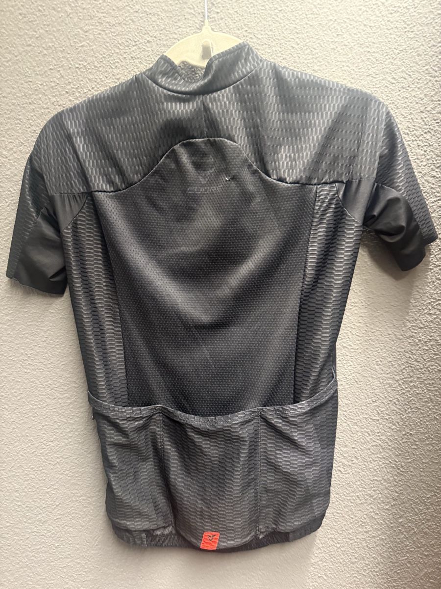 Leibchen & Hosen: Cuore Radtrikot schwarz – Gebraucht aus Ennetmoos von Yanicknoa 1