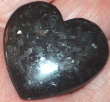 Cabochon L-1149 – Nuummit Herz – 27x29mm