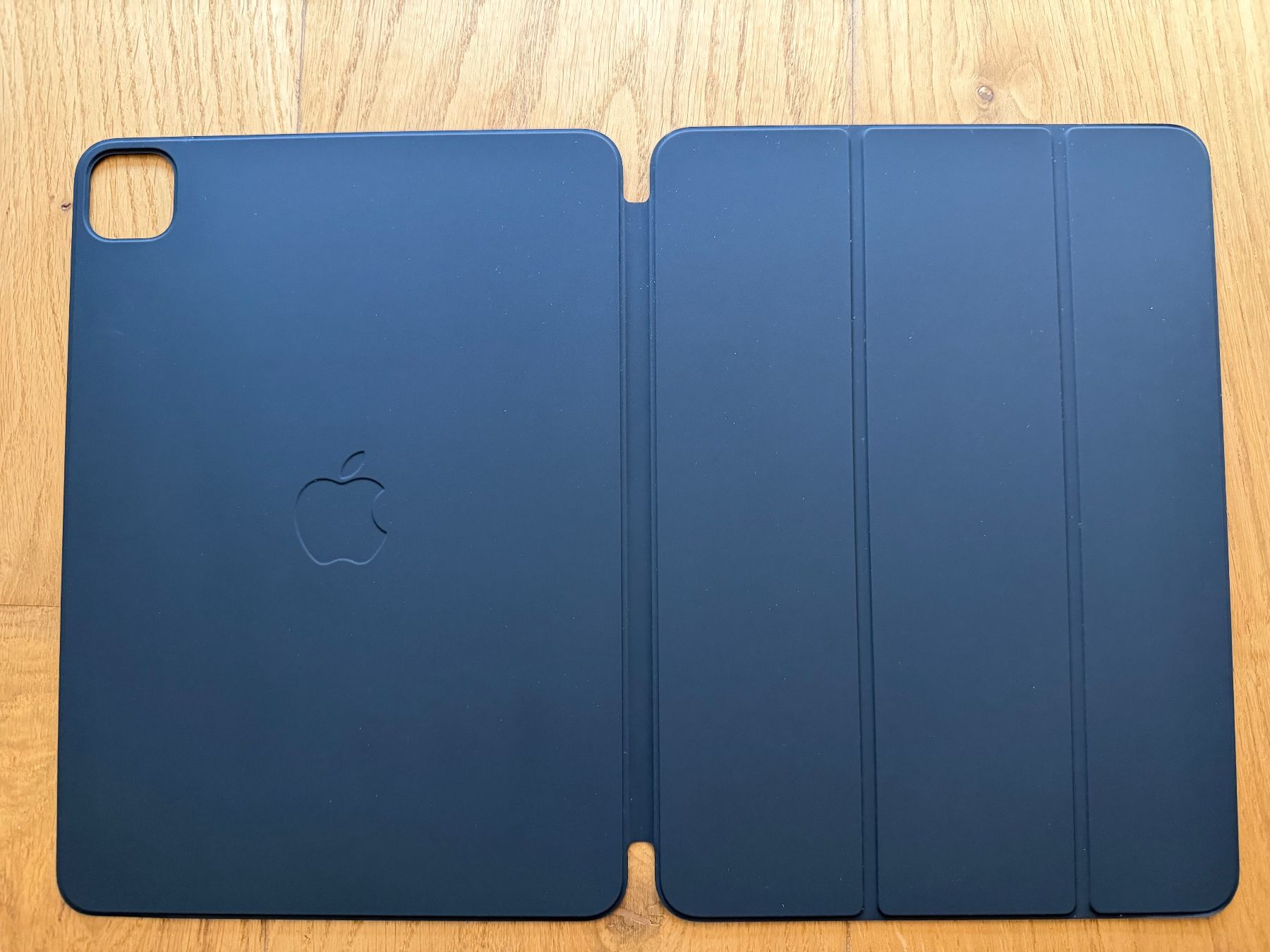 Apple Coques & Sacs: Apple Smart Folio iPad Pro 11” Original Schwarz – D'occasion à Horgen par rei_8k7q