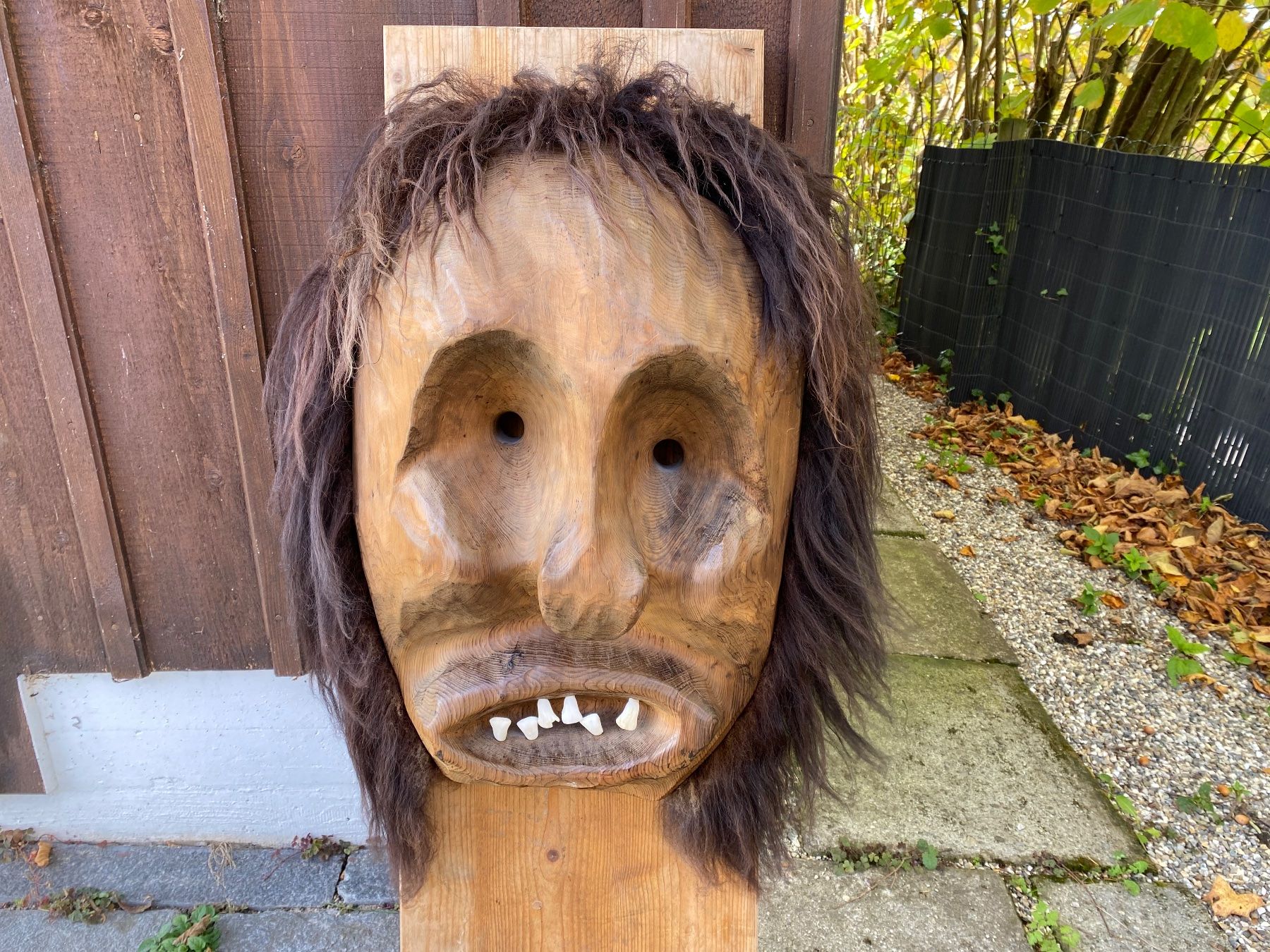 Altro in Antiquarato & Arte: wunderschöne riesige Walliser Holzmaske – Usato da Feldbach venduto da Olive1