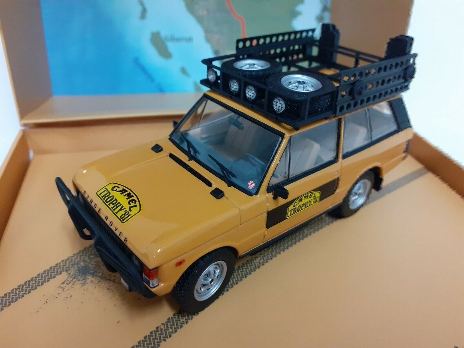 Land Rover Modellini d'auto: Range Rover 4x4 Sumatra 1981 Camel Trophy ocker / Decor 1:43 – Nuovo e nell'imballaggio originale da Gerlafingen venduto da espero88 2