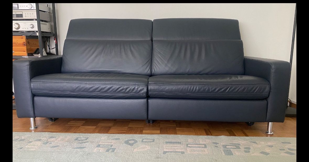 Divani: Echtleder-Sofa, 3-plätzig, mit 2 el. Relaxfunktionen – Usato da Thalwil venduto da Nifili 3